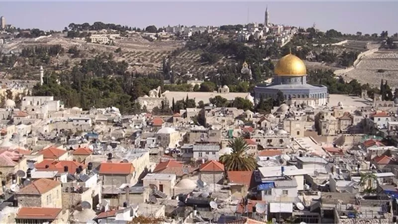 دبلوماسيون أجانب يزورون حي الشيخ جراح والبلدة القديمة بالقدس