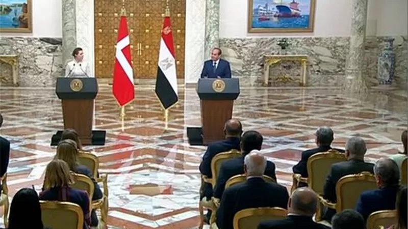 الرئيس يؤكد أهمية إيجاد حل عاجل للأزمة 