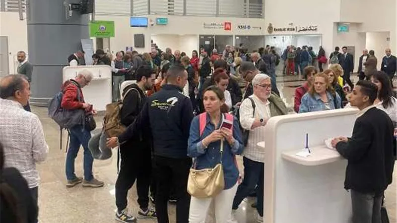 مطار سفنكس يستقبل رحلة سياحية قادمة من مدريد