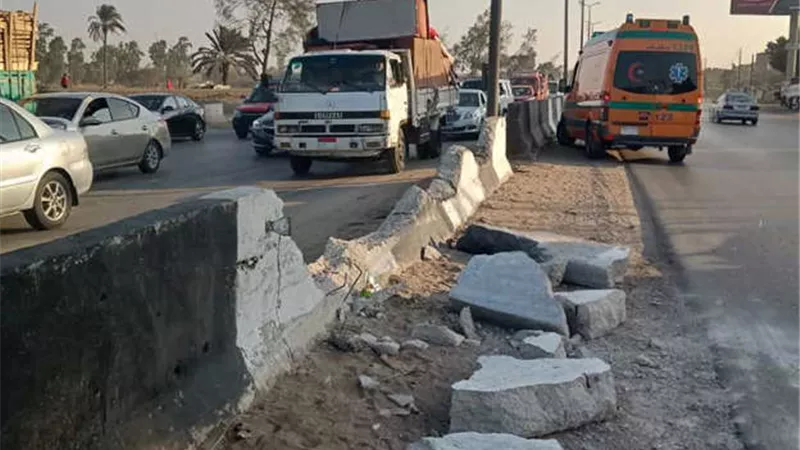 إصابة 3 في تصادم ثلاث سيارات أعلى كوبري قليوب بالطريق الزراعي