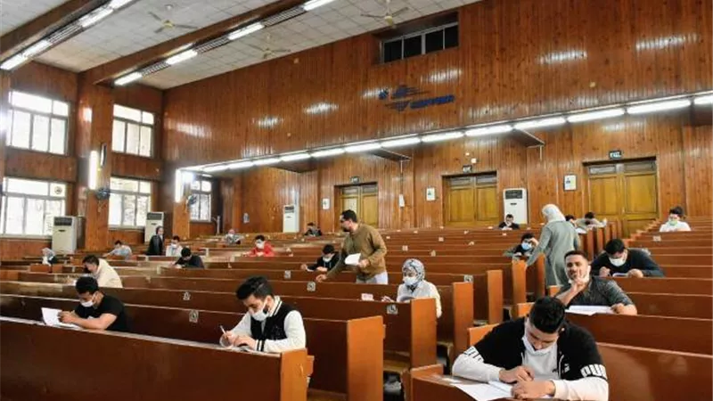 الهجرة تدعو الطلاب العائدين من أوكرانيا للتسجيل بامتحانات تحديد المستوي