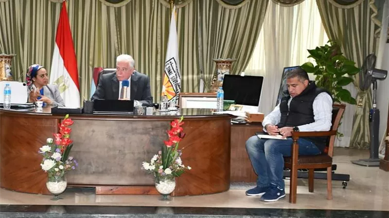 منحة 300 جنيه للعاملين بالديوان العام ومجالس المدن جنوب سيناء