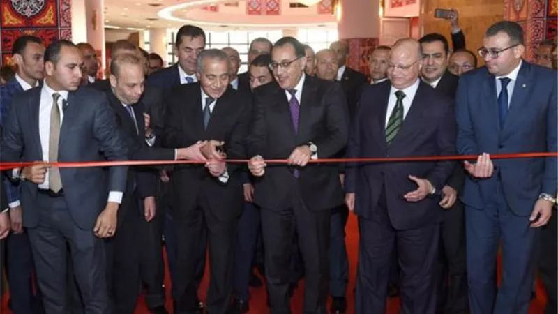 رئيس الوزراء يشهد افتتاح معرض 