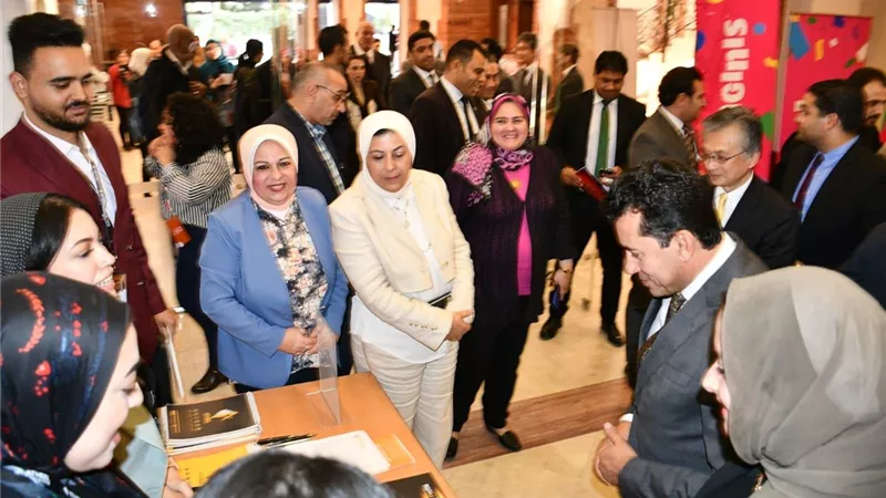 وزير الشباب والسفير الياباني يفتتحان ملتقى توظيف مصر للفتيات