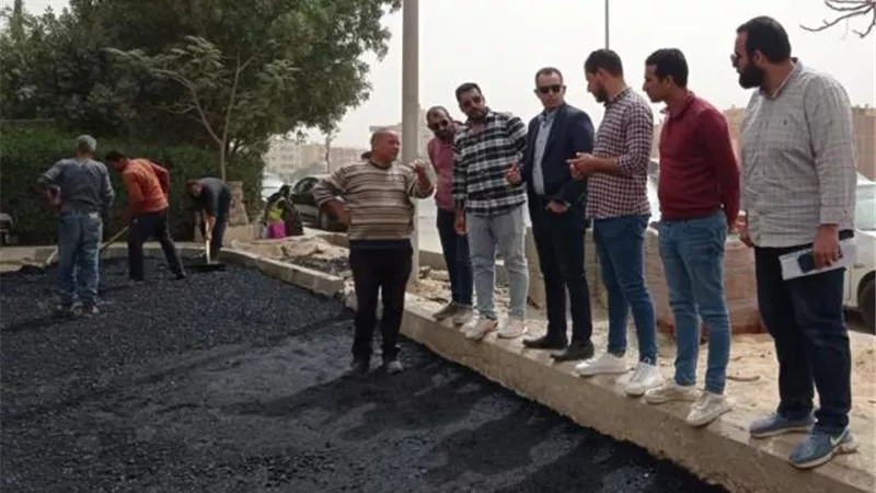 تعرف على 4 مشروعات طرق جديدة لجهاز 15 مايو داخل المدينة.. صور