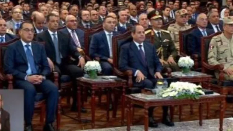 السيسي : الاهتمام بالصناعة يحتاج ٨٠٠ مليون دولار لتلبية الاحتياجات المحلية والتصدير