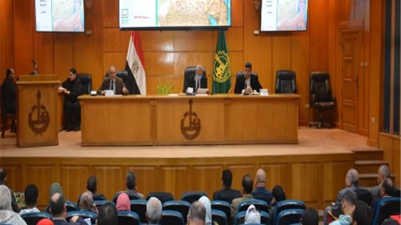 محافظ القليوبية يتابع تنفيذ أعمال مشروع حياة كريمة بشبين القناطر