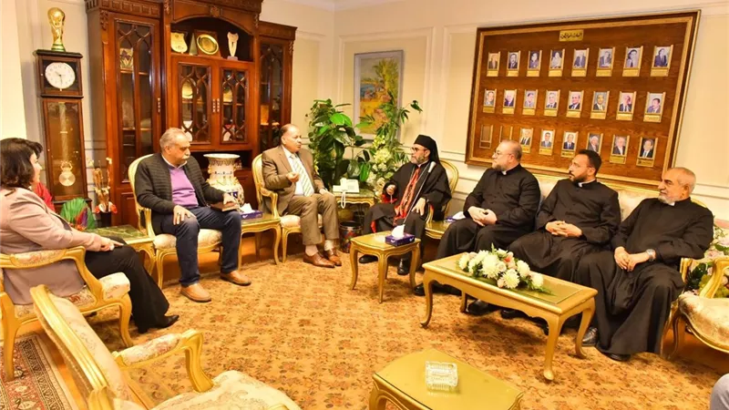 محافظ أسيوط يستقبل مطران الأقباط الكاثوليك
