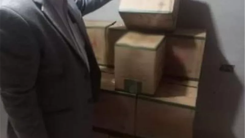ضبط ٣٠٠ لتر زيت طعام و٢٥٠ كيلو سكر بكفر صقر