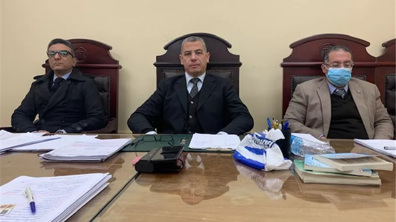 المشدد15 سنة لذئب الاسماعيلية المُسن خطف بنت الجيران واغتصبها