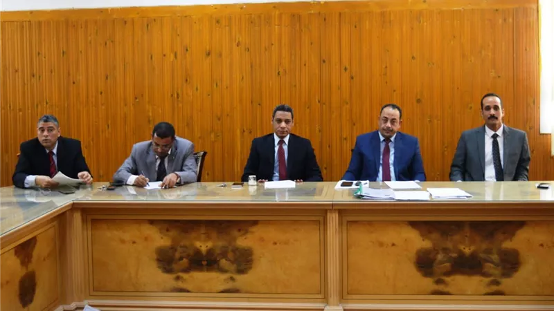 عقد سمينار بكلية الحقوق بجامعة جنوب الوادى