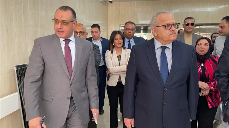 الخشت يتابع التجهيزات النهائيةلافتتاح العيادات الخارجيةبأبو الريش