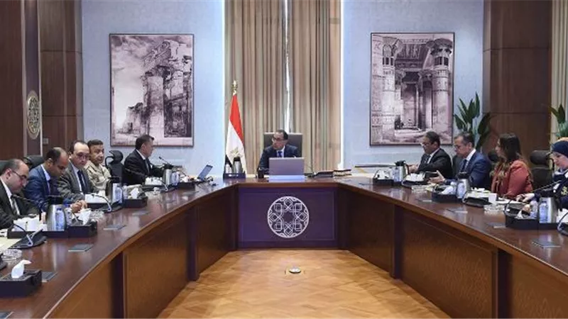 رئيس الوزراء يتابع مع وزير السياحة عددا من ملفات عمل الوزارة