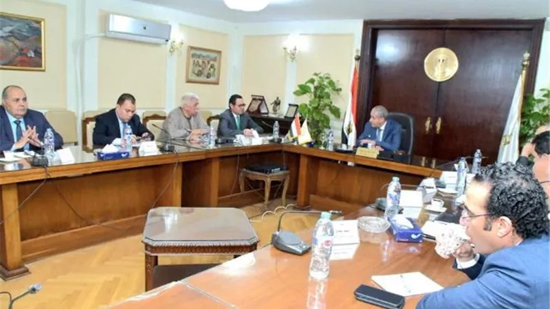 التموين:75 جنيهاحافزا اضافيا لسعر توريد طن بنجر السكرمن المزارعين