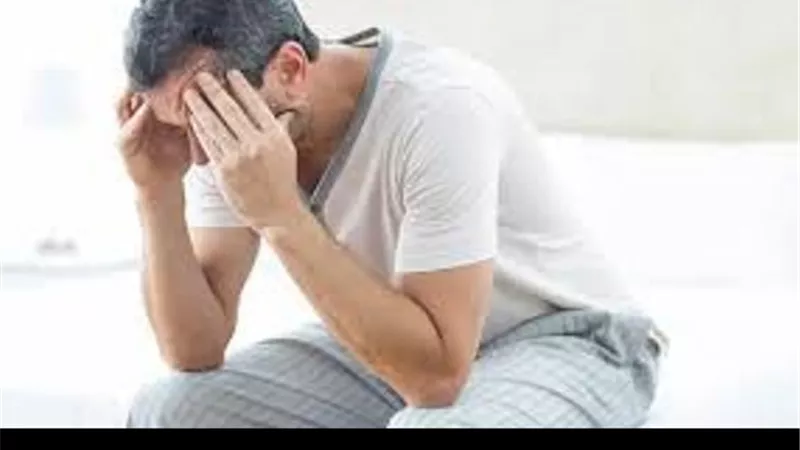 اتى احد مبطلات الصيام بجهل منه_ فهل يلزمه القضاء