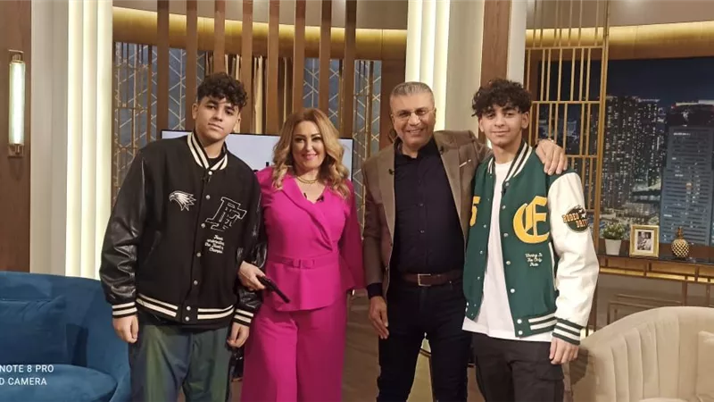 نهال عنبر وأحفادها فى ضيافة عمرو الليثي بمناسبة عيد الأم .. الأحد