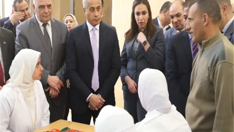 شحاتة: الدولة حريصة على ربط المناهج بإحتياجات سوق العمل.. صور