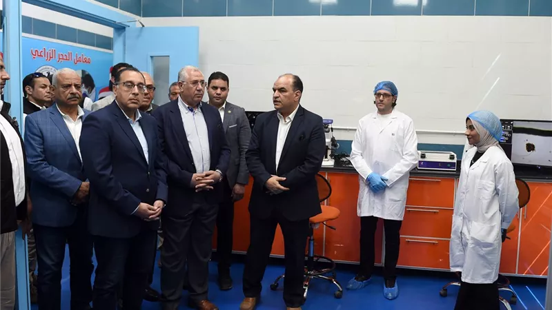 رئيس الوزراء يشهد افتتاح معمل الحجر الزراعي بميناء العين السخنة