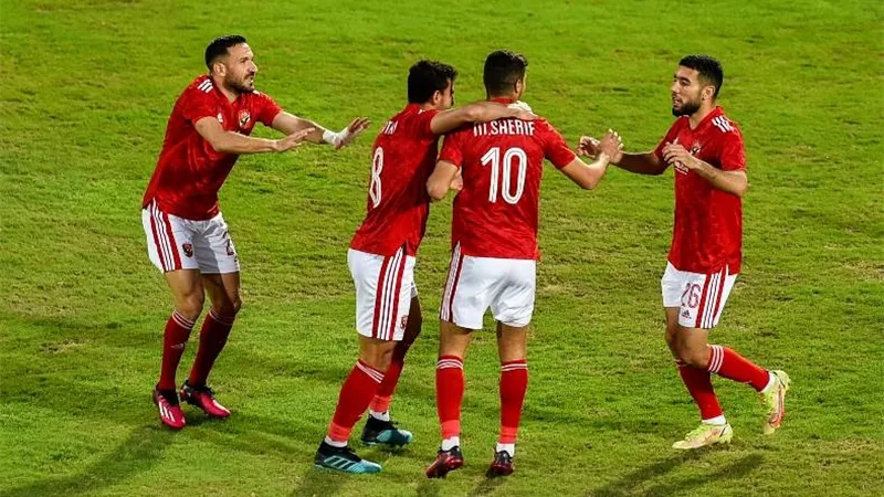 بدون تغييرات.. كولر يستقر علي تشكيل الأهلي أمام القطن الكاميروني