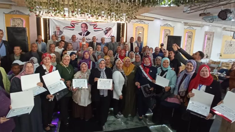 اتحاد نقابات الجيزة يكرم أمهات الشهداء وذوى الهمم
