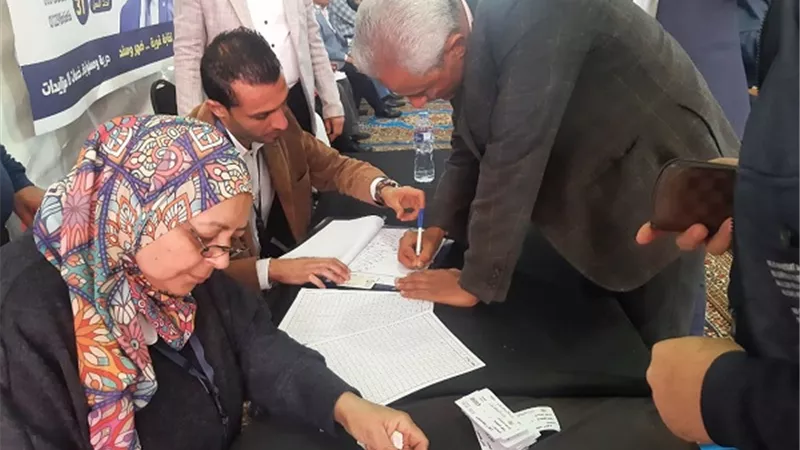 بالصور .. استمرار تسجيل أعضاء عمومية الصحفيين لاختيار النقيب و٦ أعضاء