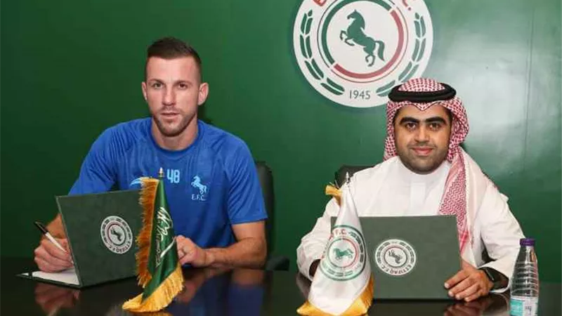 الاتفاق السعودى يجدد عقد حارسه البرازيلى حتى 2025