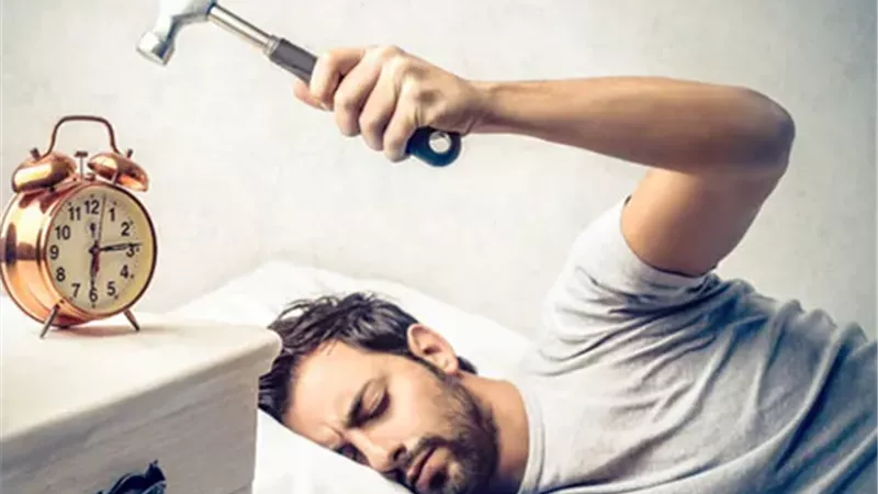 لماذا يكون الاستيقاظ مبكرا للعمل مرهقاً ؟ دراسة تكشف