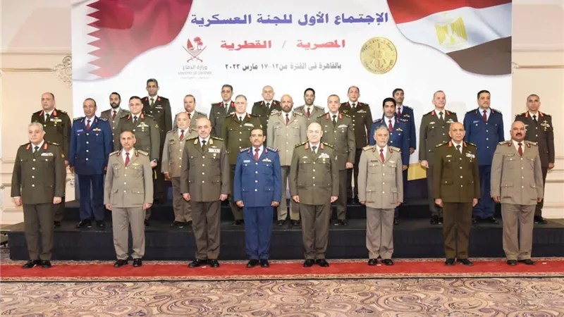 رئيس الأركان يلتقي نظيره القطري ويتفقدان مجمع الصناعات الهندسية وعددًا من الوحدات البحرية والجوية