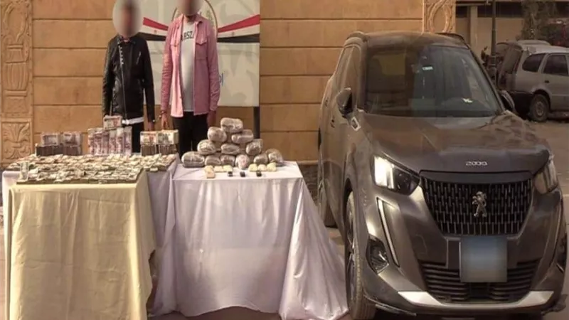 سقوط مروجي المخدرات بالمقطم