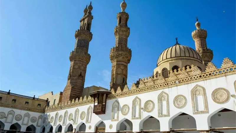 الأزهر الشريف يرفض رفضا قاطعا دعاوى دمج الديانات الثلاث