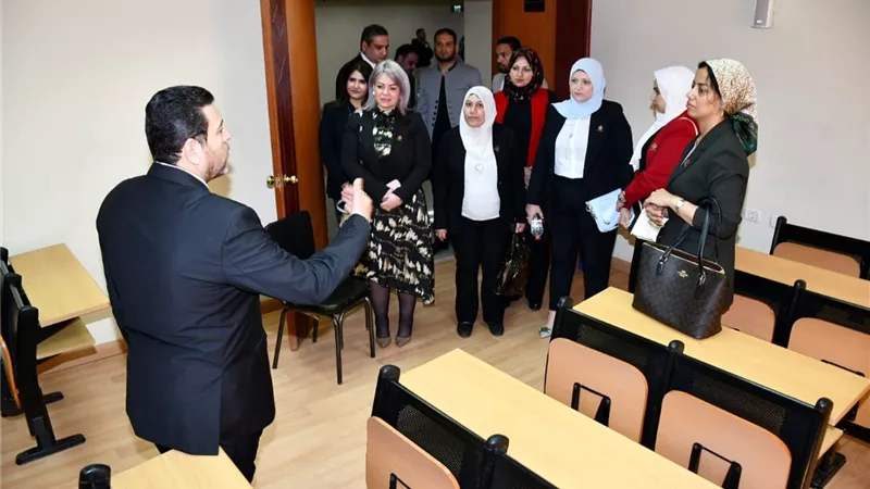 وزير الأوقاف يلتقي وفدًا من أعضاء تنسيقية شباب الأحزاب بأكاديمية