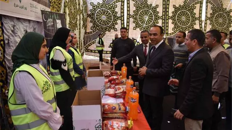 تجهيز 3500 كرتونة مواد غذائية بمشاركة 300 متطوع بالمنيا