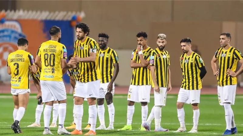اتحاد جدة يتعادل مع الفتح 1-1 في الشوط الأول بالدوري السعودي