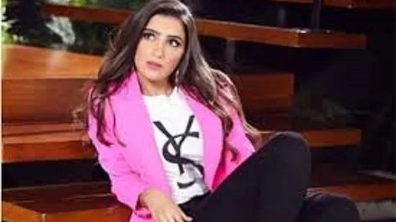 اطلالة شتوية لـ مى عمر تخطف الانظار.. صور