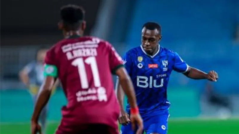 الهلال السعودي يتقدم علي الاتفاق 2-0 في الشوط الأول
