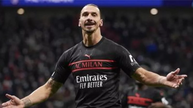 إبراهيموفيتش يقود تشكيل ميلان لمواجهة أودينيزى بالدوري الإيطالي