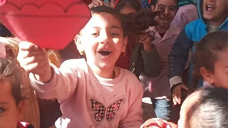 المنظمة العالمية لخريجي الأزهر بالمنيا تشارك الاطفال فرحة رمضان