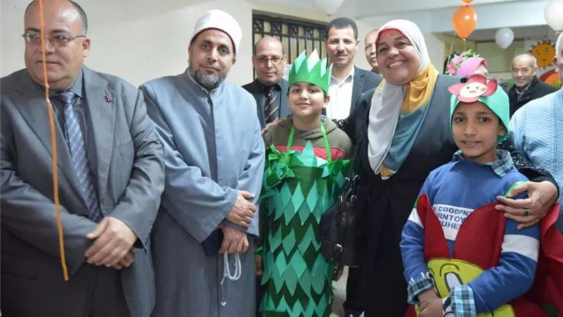 الجنيدى يفتتح المعرض السنوي لرياض الأطفال بمنطقة الأزهر