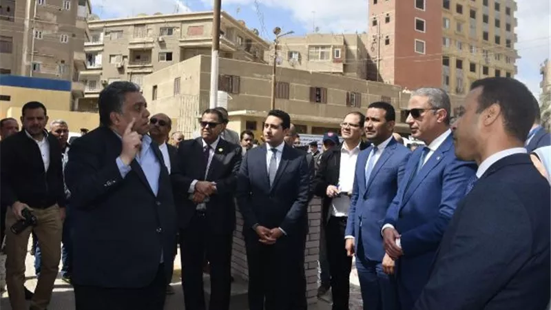 محافظ الفيوم.. يضع حجر الأساس لمركز قسطرة القلب المستشفى العام