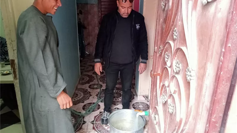 بدعم التحالف الوطني.. ضخ المياه النظيفة لمنازل قرية الكويت بقنا