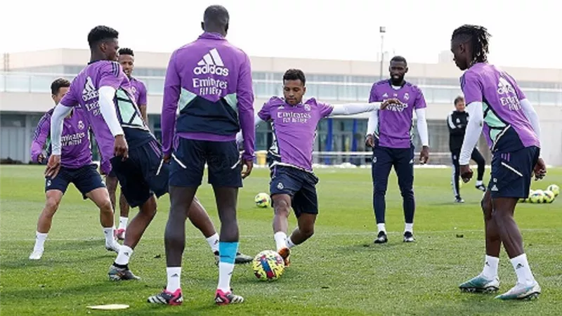 شاهد أخر استعدادات ريال مدريد لموقعة الكلاسيكو أمام برشلونة