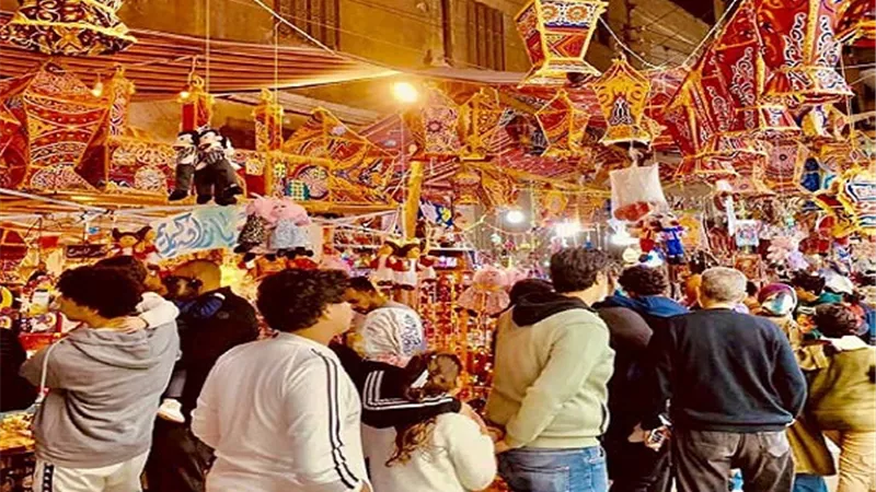هلت روايح الشهر الكريم زينة.. وفوانيس.. وياميش