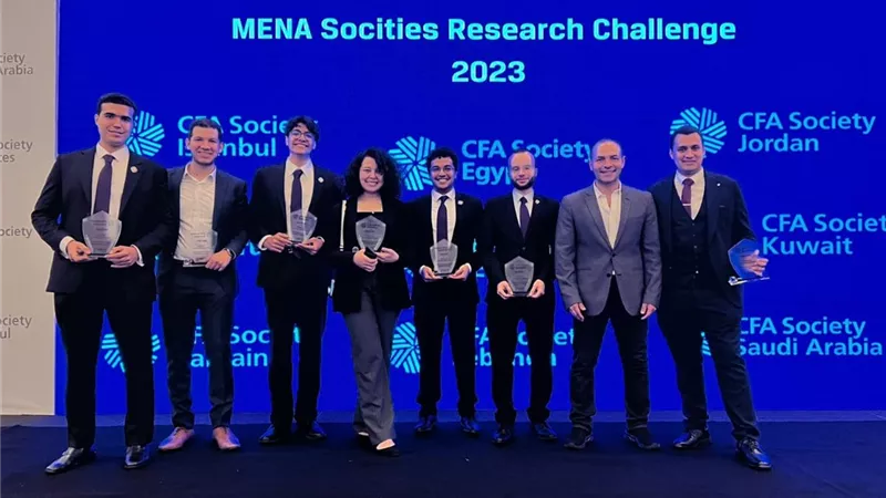 الجامعة البريطانية في مصر تفوز بالمركز الأول إقليميًا في مسابقة تحدي البحوث بدبي (CFA )
