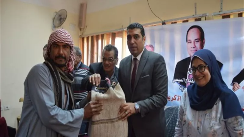 القوى العاملة تُسلم جوائز لأوائل خريجي البرامج التدريبية بسوهاج