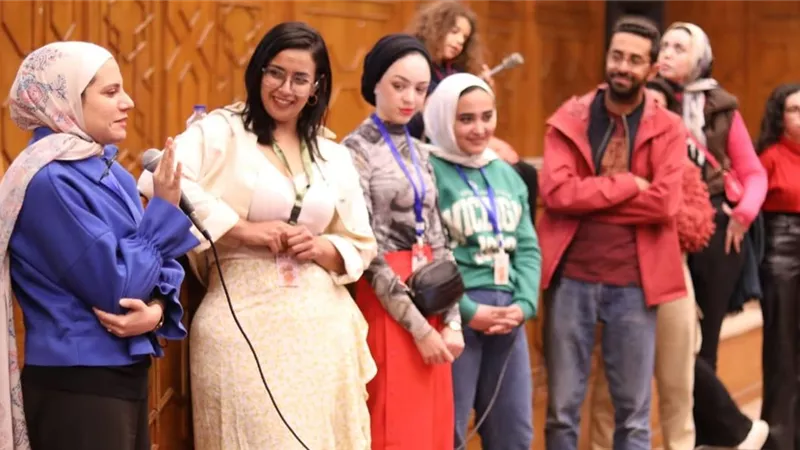 مناقشة مخرجي أفلام الطلبة عقب عرض أفلامهم بمهرجان الإسماعيلية