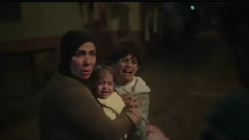 بالفيديو .. مني زكي تجري وراء سائق القطار في برومو 