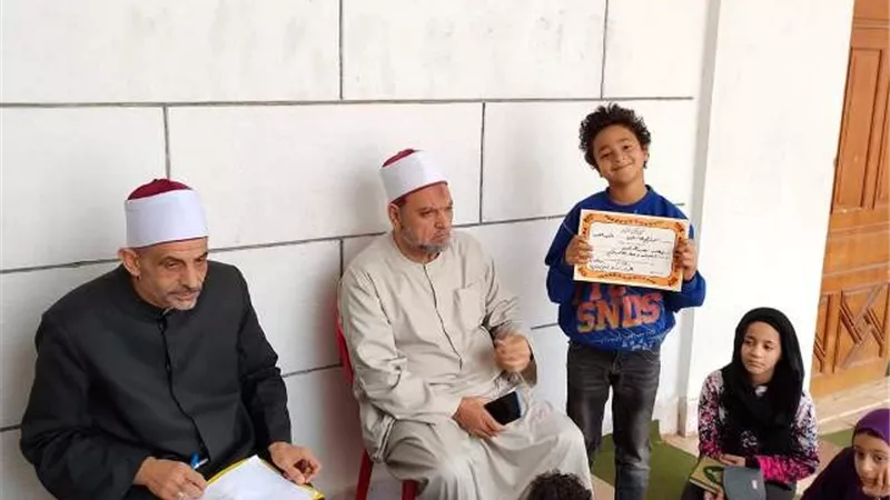 تكريم حفظة القرآن الكريم بالمجمع الاسلامي بالعبور.. بالصور