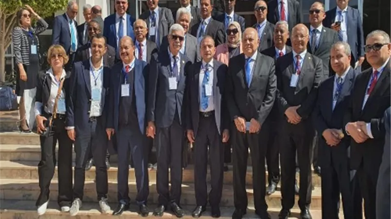 رئيس جامعة بنها يشارك بـ 
