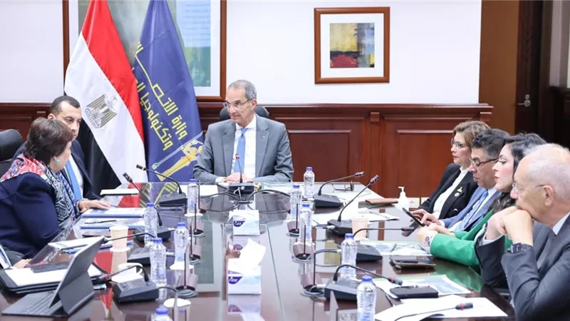 طلعت: الوزارة تولى اهتماما كبيرا لتحسين جودة خدمات الاتصالات