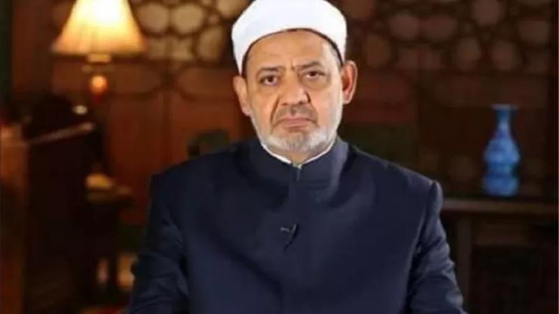 رئيس جامعة الأزهريهنئ 